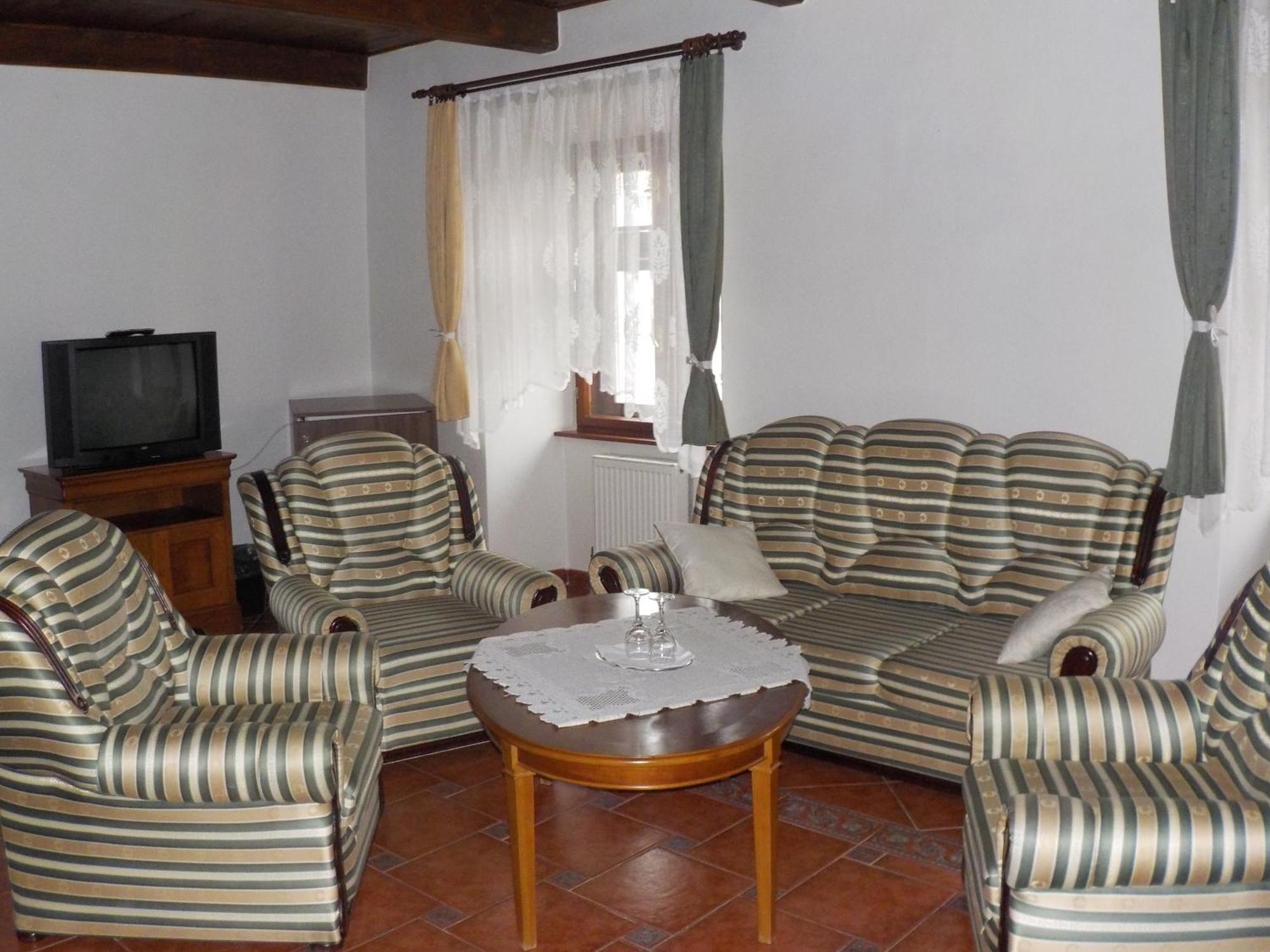 Hotel Krivan Kysucke Nove Mesto Ruang foto