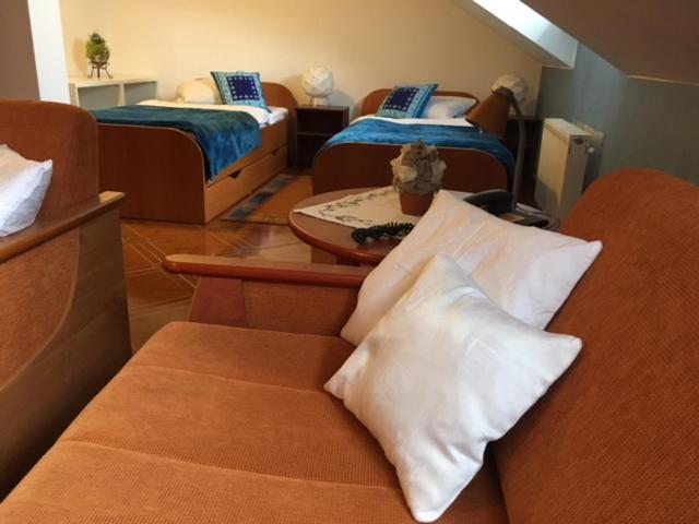Hotel Krivan Kysucke Nove Mesto Bagian luar foto