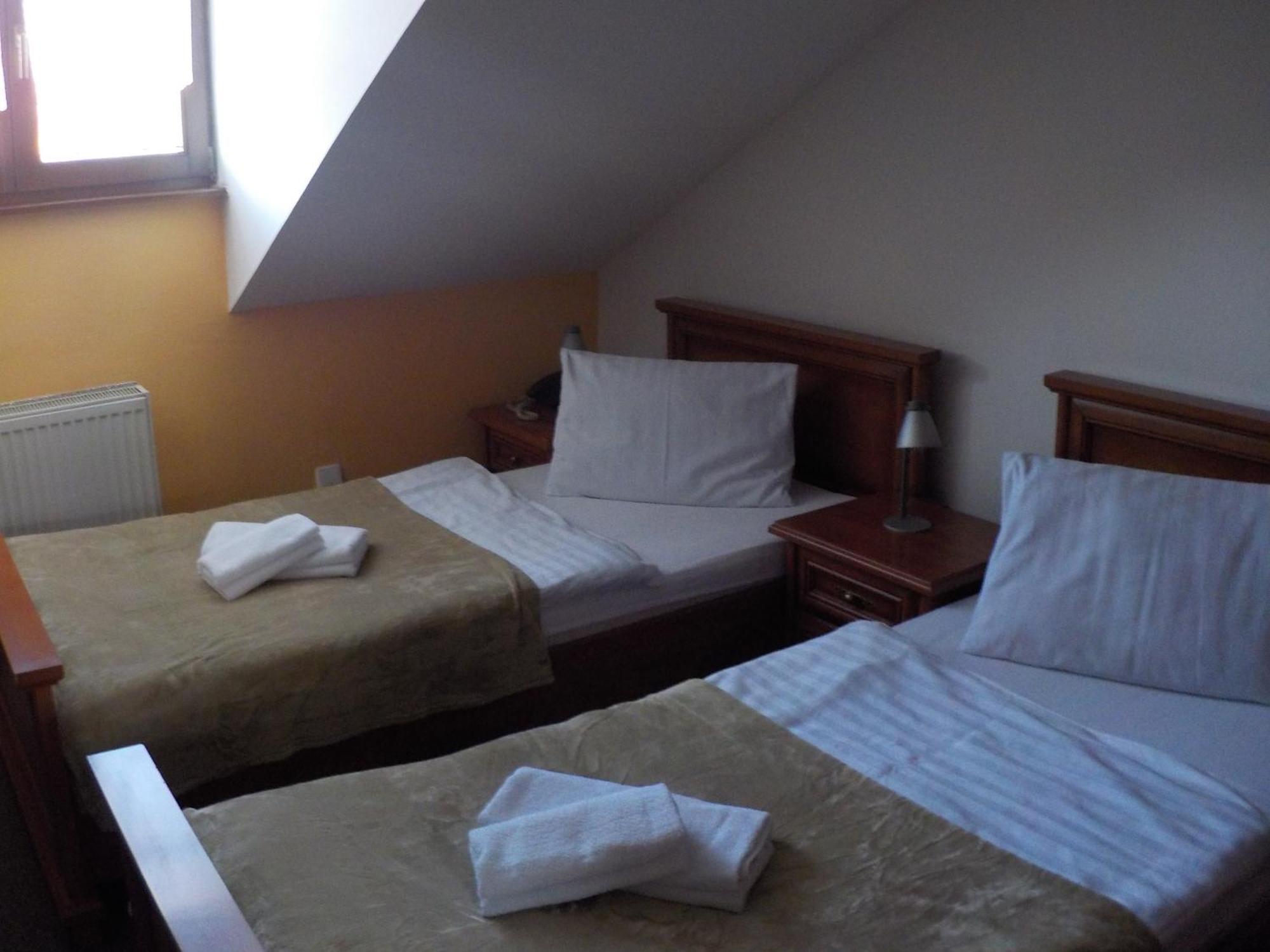 Hotel Krivan Kysucke Nove Mesto Bagian luar foto