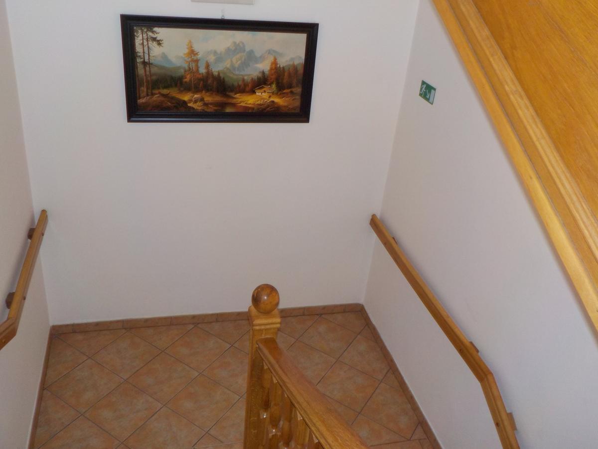 Hotel Krivan Kysucke Nove Mesto Bagian luar foto