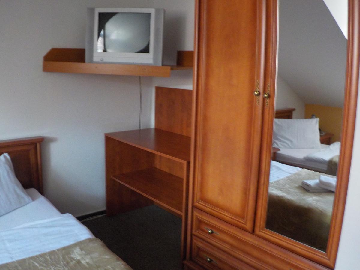 Hotel Krivan Kysucke Nove Mesto Ruang foto