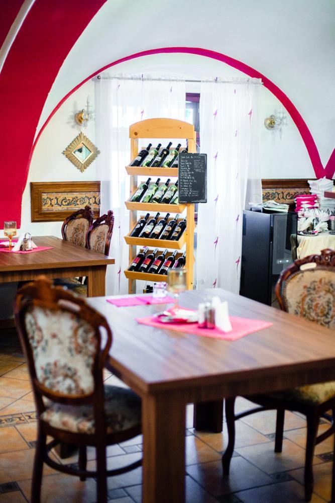Hotel Krivan Kysucke Nove Mesto Bagian luar foto